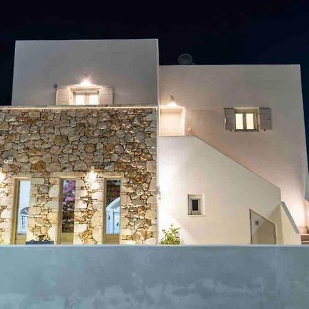 In The Heart Of Fira & Free Pool - Nychteri Suite ภายนอก รูปภาพ