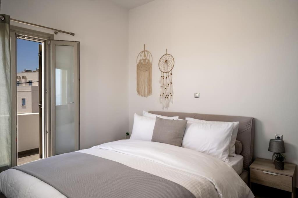 In The Heart Of Fira & Free Pool - Nychteri Suite ภายนอก รูปภาพ