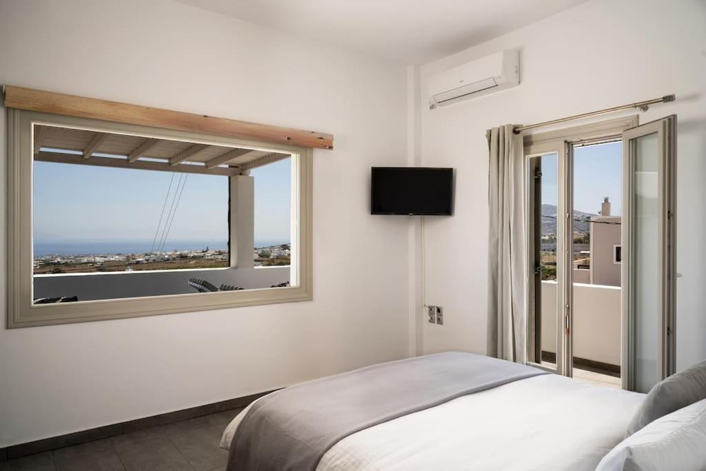 In The Heart Of Fira & Free Pool - Nychteri Suite ภายนอก รูปภาพ