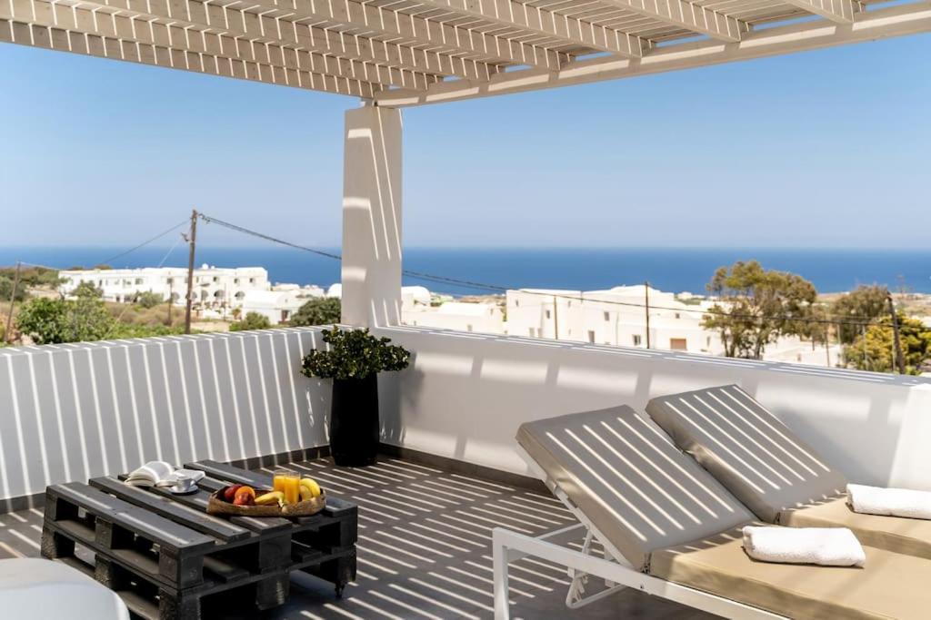 In The Heart Of Fira & Free Pool - Nychteri Suite ภายนอก รูปภาพ
