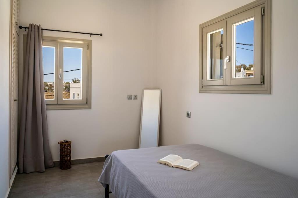 In The Heart Of Fira & Free Pool - Nychteri Suite ภายนอก รูปภาพ