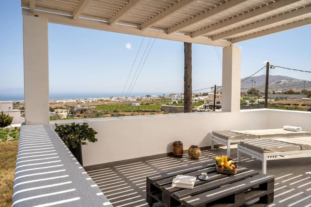 In The Heart Of Fira & Free Pool - Nychteri Suite ภายนอก รูปภาพ