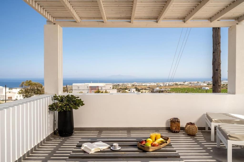 In The Heart Of Fira & Free Pool - Nychteri Suite ภายนอก รูปภาพ
