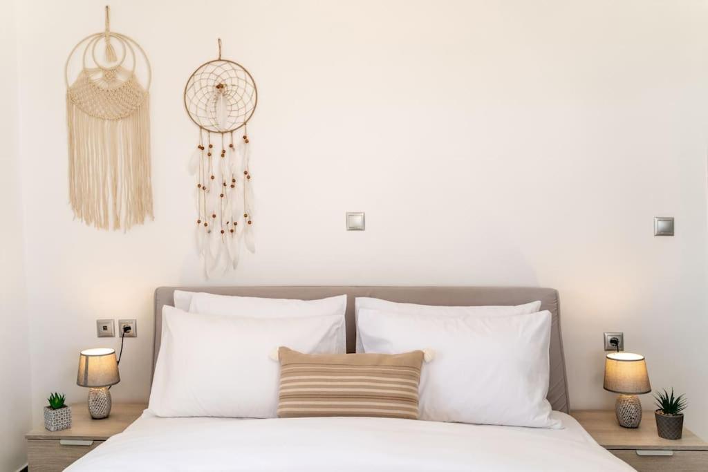 In The Heart Of Fira & Free Pool - Nychteri Suite ภายนอก รูปภาพ