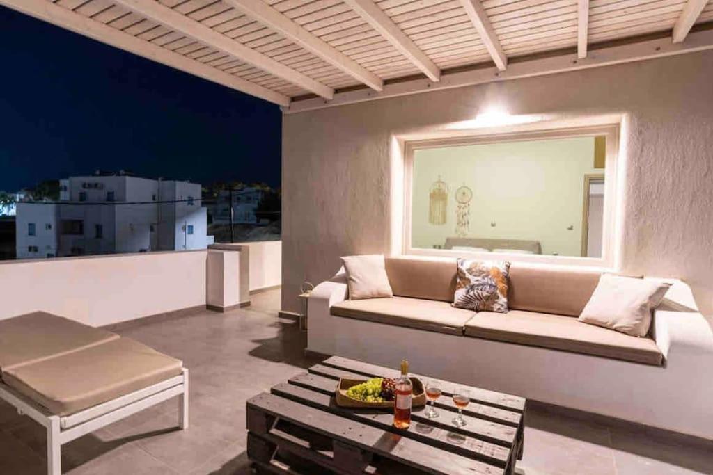 In The Heart Of Fira & Free Pool - Nychteri Suite ภายนอก รูปภาพ
